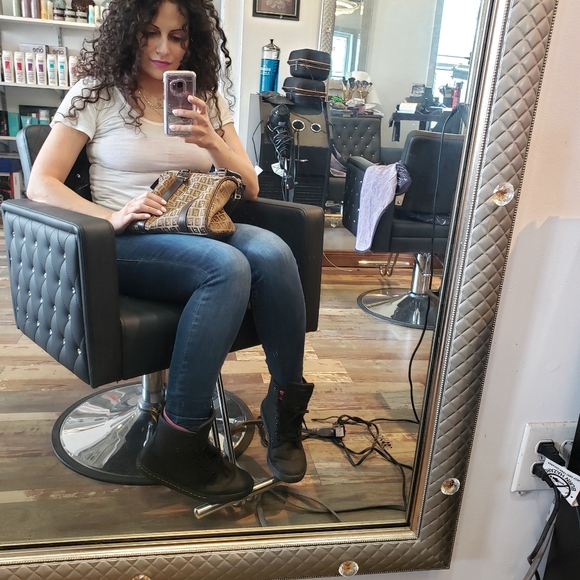 Meet your Posher, Amy - Picture 2 of 8